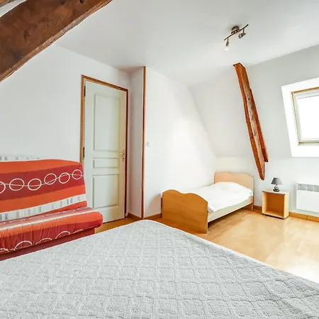 Holiday home With Garden In